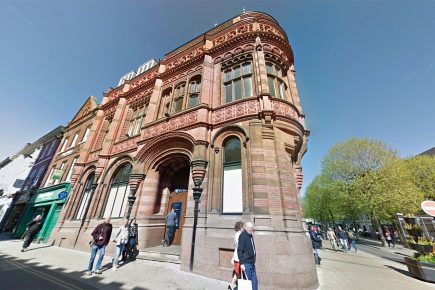Man snatches elderly woman’s pension as she queued in bank