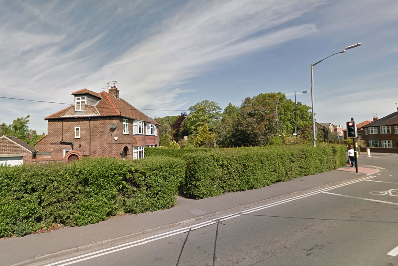 Man in hoodie spotted climbing out of front window in York burglary