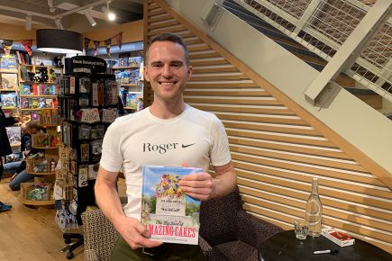 Bake Off winner David rustles up a big crowd in York – Video and pix