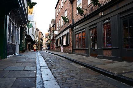 Two shops close on Shambles – Retailers say high rents are forcing stores out