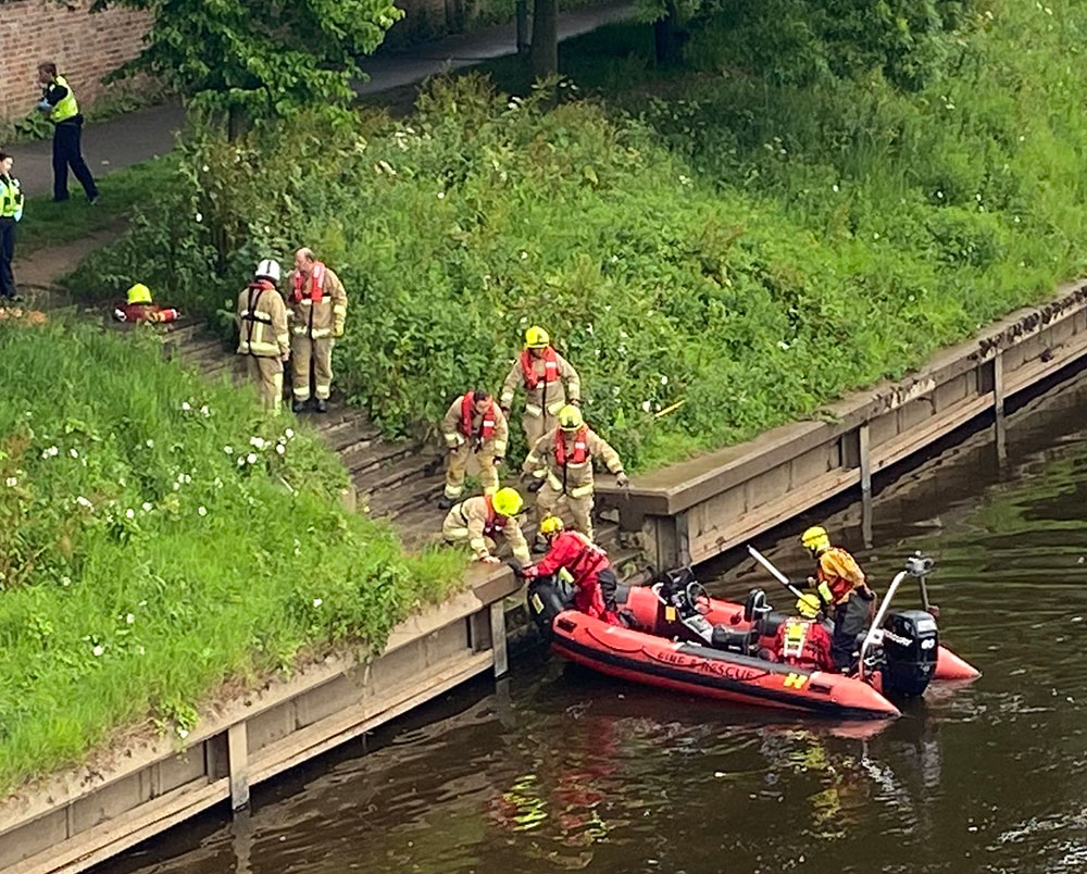 Firefighters rescue man from the river in York – updated