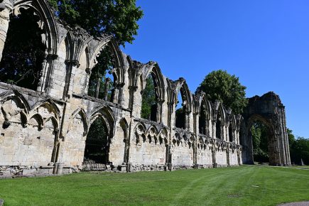 Food, music and the sun setting over the Abbey ruins – Unique picnic nights launched in York