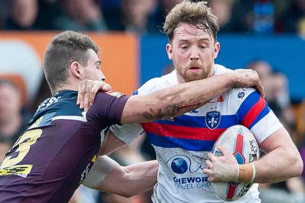 Knights swoop for Wakefield club captain Danny Kirmond