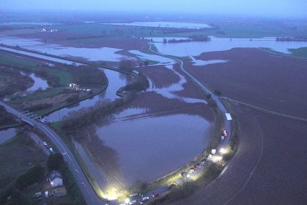 Updated: Work to repair canal bank and stop flooding at East and West Cowick goes on