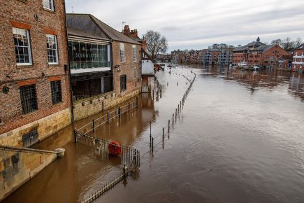 Pictures show river on the rise in York – and flood warnings say it could peak above 4m