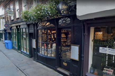 Bettys to close its Stonegate café