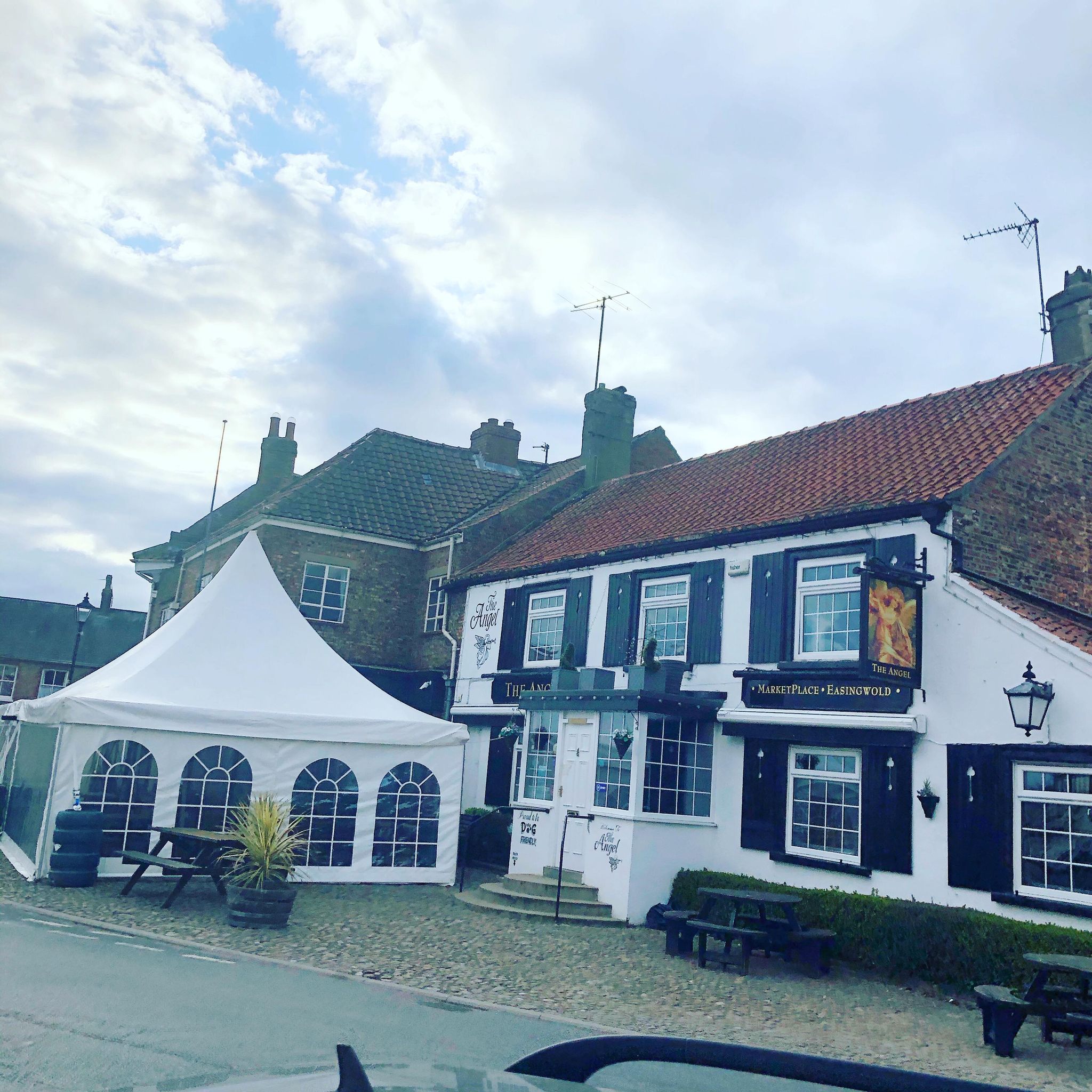Pub and café team up to make the most of outside space