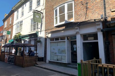 Concerns over plan for new bar on street ‘saturated with on-street drinking’
