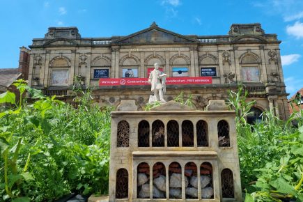 What a buzz! Britain’s biggest bee-friendly floral display launched in York