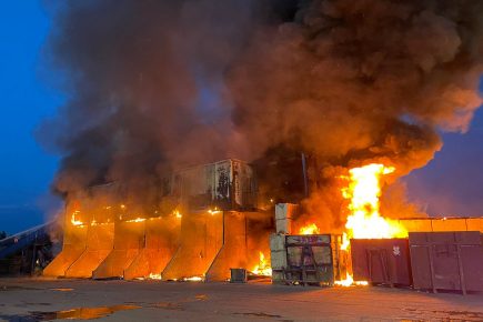 Updated: 30 firefighters tackle huge blaze at South Duffield near Selby