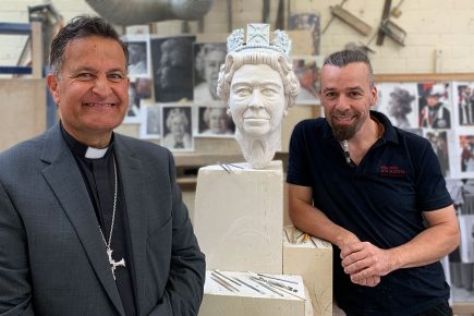 Revealed: How the York Minster statue of the Queen will look