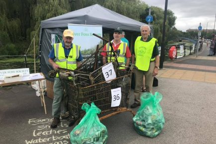 Video: Old cans, trollies and even a motorbike – The rubbish fished out of the Foss