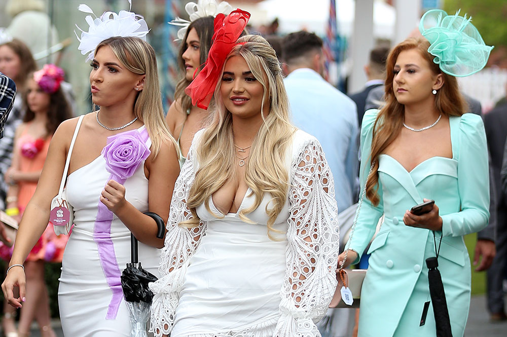 A final fashion flurry! 17 pix of York Races fashion from the last day of ‘fantastic’ Ebor meeting