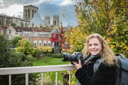 Photographer uses historic city backdrop to teach you how to take better pics