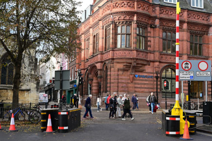 Car speeds through York footstreets packed with Christmas shoppers