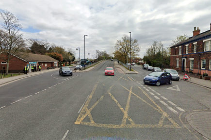 Teenage gang attacks two men in Selby town centre