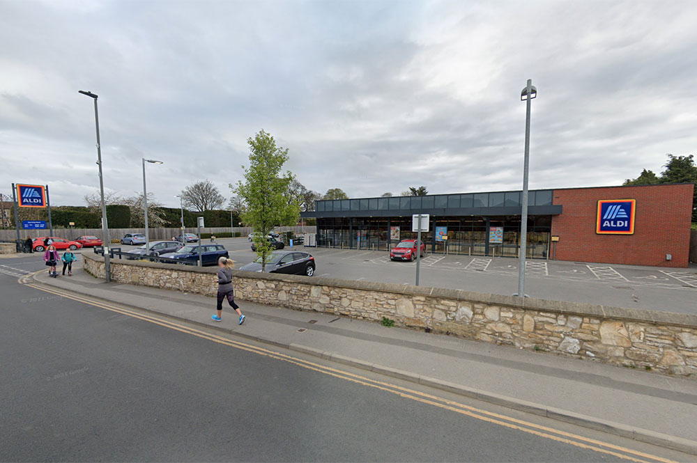 Police hunt man who exposed himself to Aldi shoppers