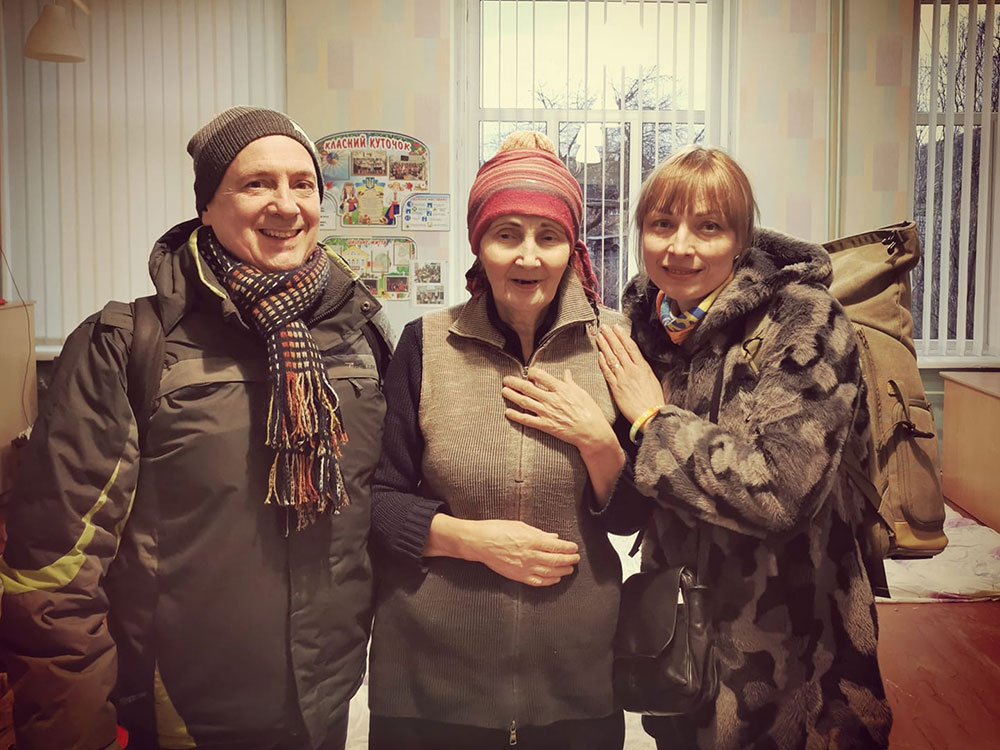 York artist heads into Ukraine on a mission to rescue her mum