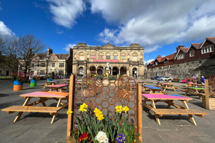 More benches in more locations – York gets set for an al fresco summer