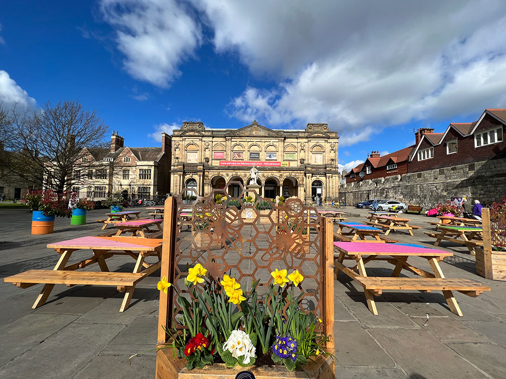 More benches in more locations – York gets set for an al fresco summer