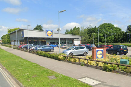 Armed robbery at York supermarket – One member of staff hurt