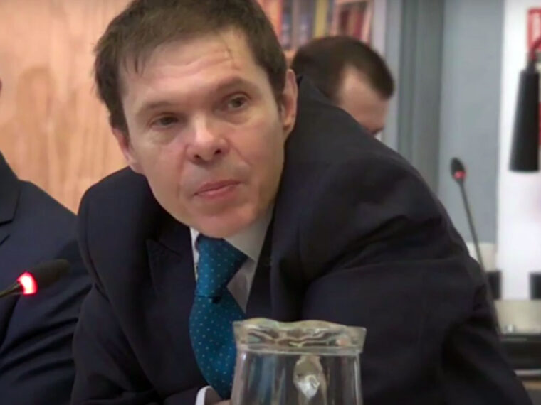York housing executive member steps down