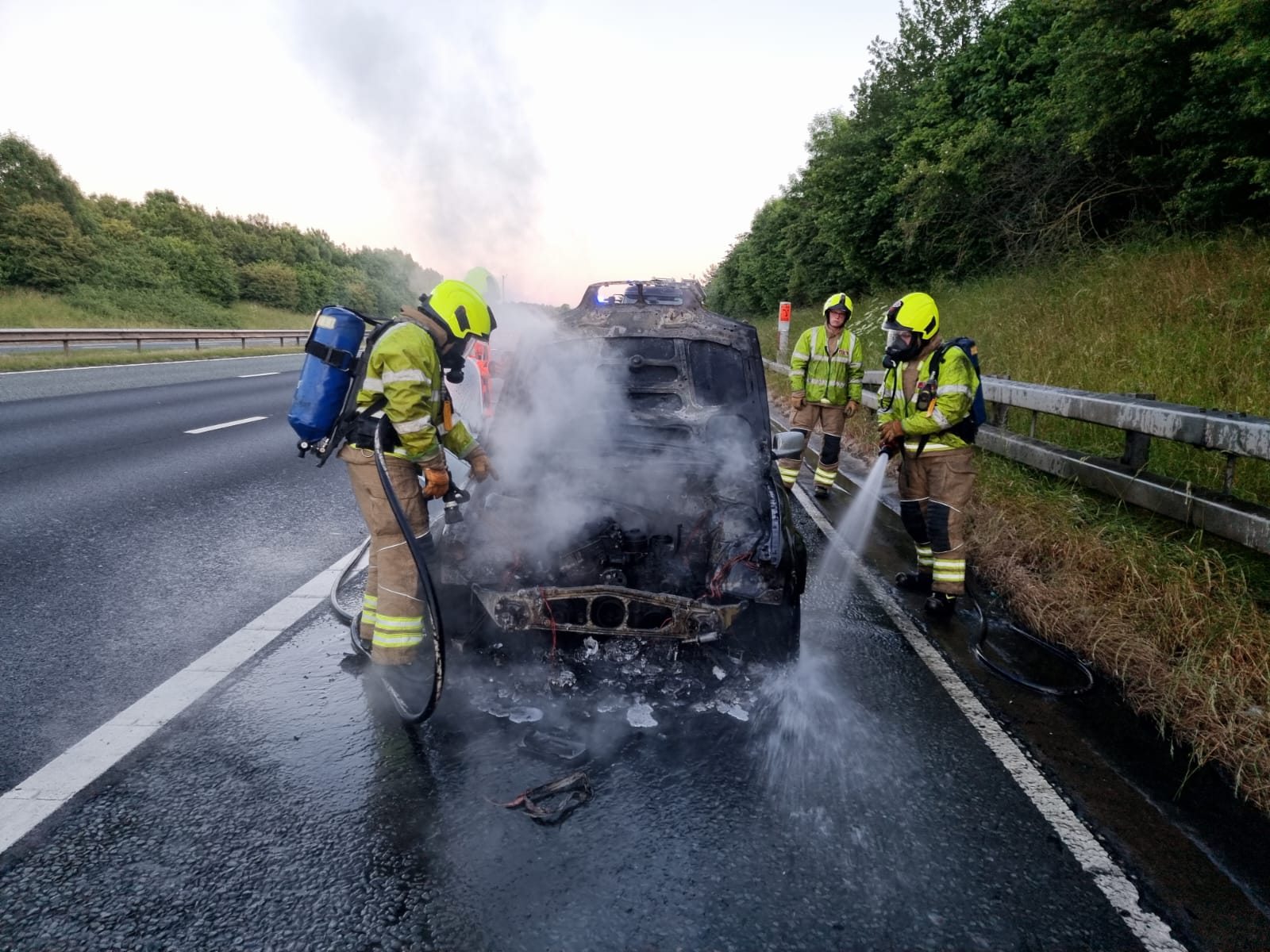 Fire destroys BMW on the A1