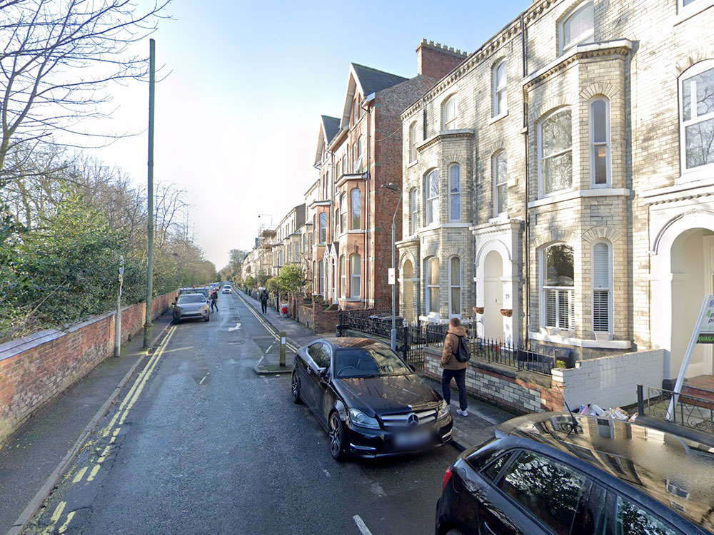 Police hunt man who exposed himself to people on the streets of York
