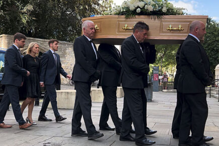 Watch: Applause for TV’s Harry Gration before the thanksgiving service at York Minster