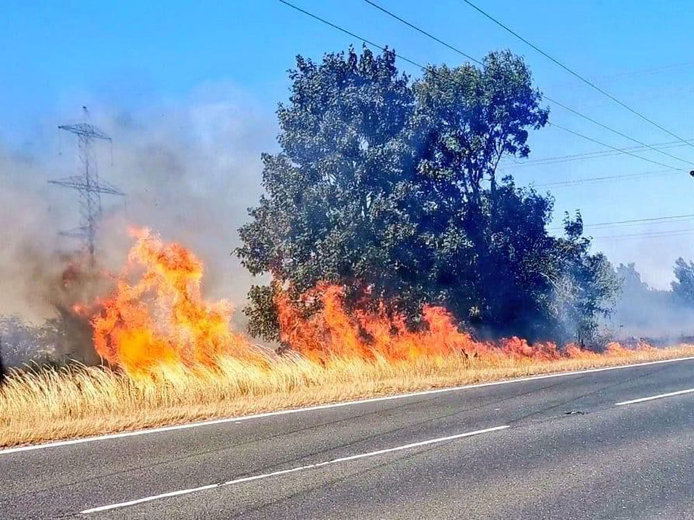 Dramatic pictures show roadside fire near York