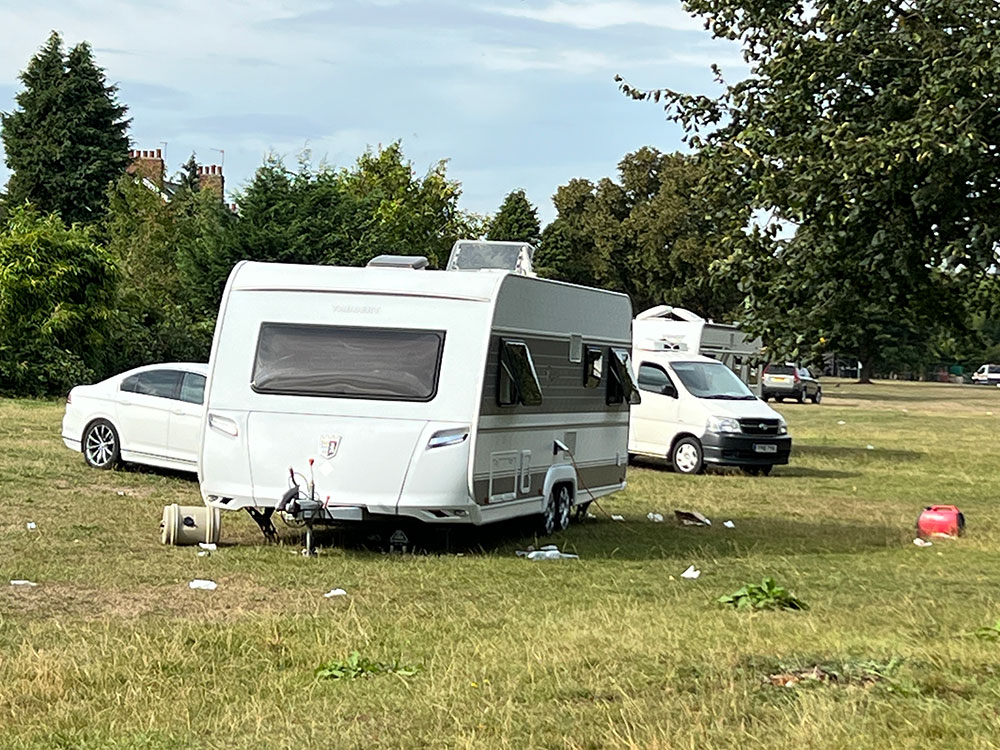 Travellers move onto field in York