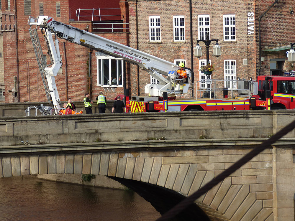 Emergency services bring York bridge incident to safe conclusion