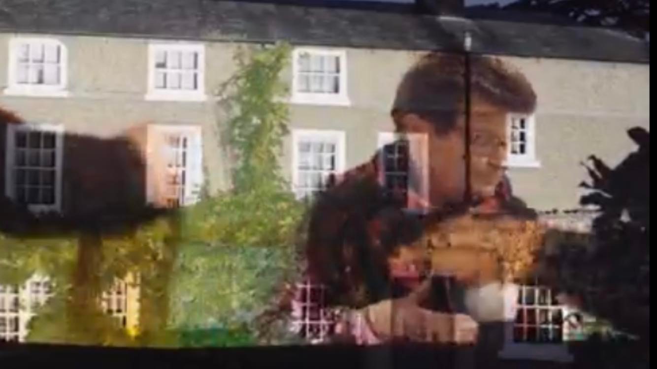 Greenpeace beam video on to PM’s North Yorkshire home