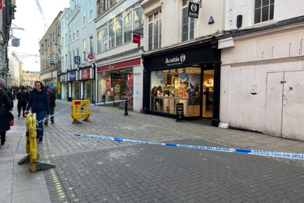 Police place cordon around York city centre shops