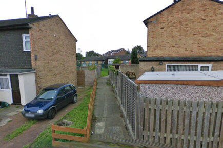 Woman left shocked and hurt after violent robbery in York alleyway