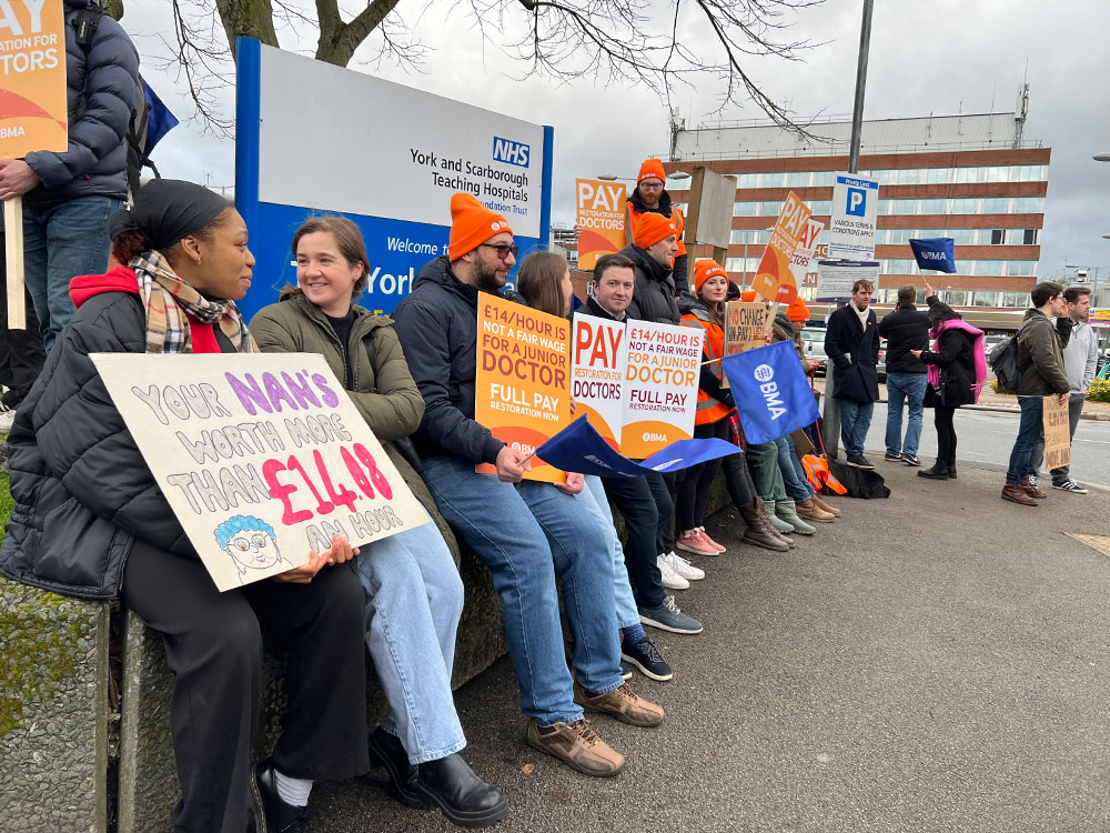 York NHS trust apologises to patients as junior doctors start three-day strike