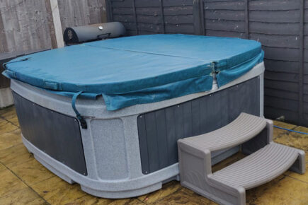 Brazen thieves steal hot tub from York garden