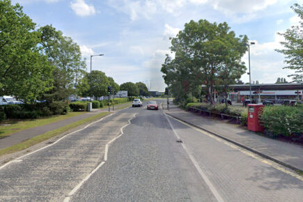 Four people hurt in two car crashes in York