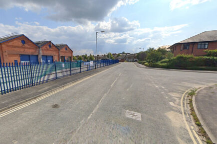 Two teenagers use angle grinder to steal bike from York street