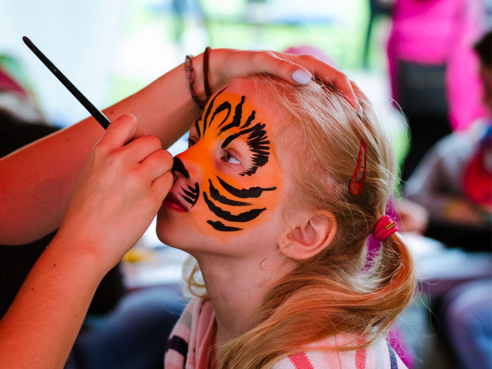 York street hosts midsummer celebrations – complete with fire eating and face-painting