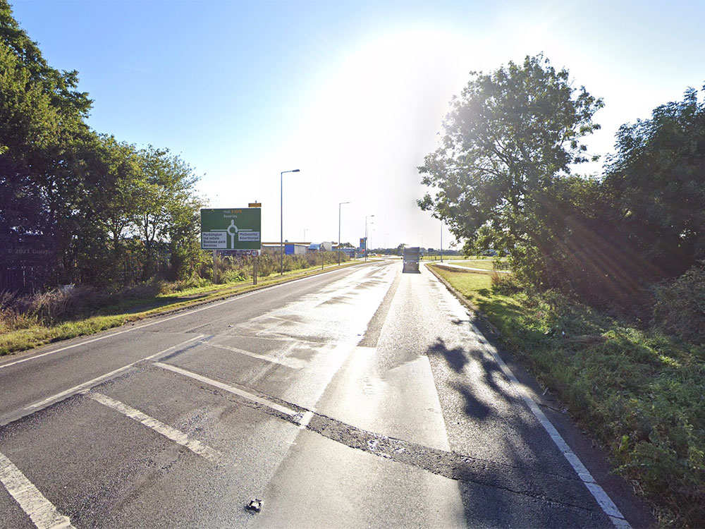 Man, 19, dies after three-car crash near Pocklington