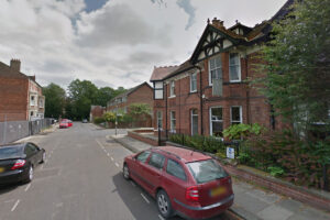 Sunglasses-wearing thief steals wallet from York guest house