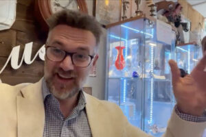 TV auctioneer to host charity night for Yorkshire Air Ambulance