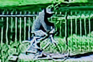 Armed raider robs York store at knifepoint