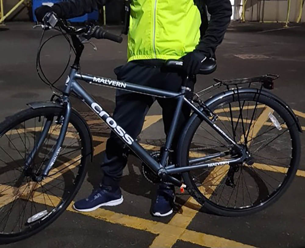 Have you seen this black and grey Malvern Cross bike?