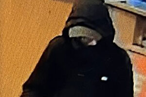 Raider robs Harrogate bookmakers at knifepoint
