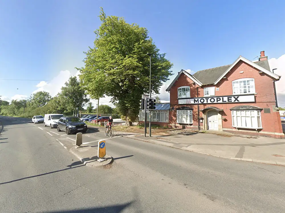 Man breaks arm in hit-and-run on main York road