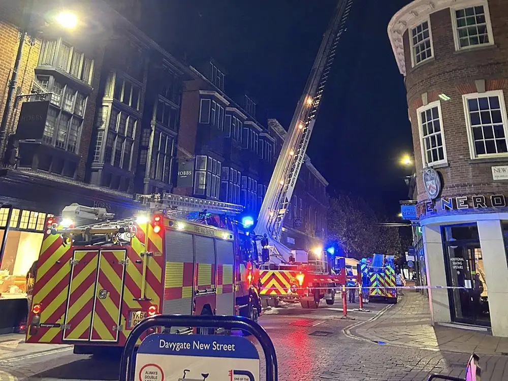 Street cordoned off in York as police carry out rooftop search