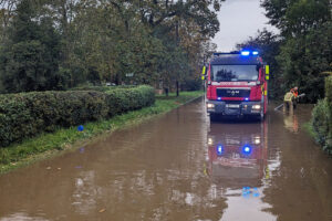 Emergency services called to car stuck in floodwater in Ryedale