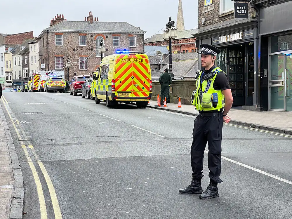 York bridge incident – Police praise girls for raising alarm